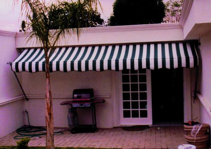 Toldo economy de brazo lateral con lona acrílica