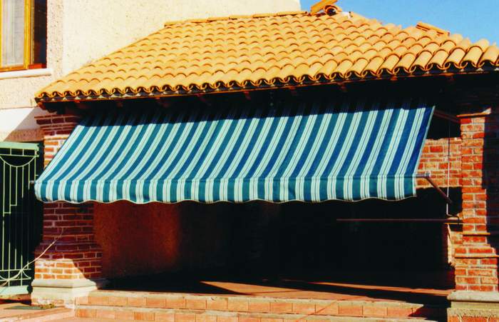 Toldo economy de brazo lateral con lona acrílica