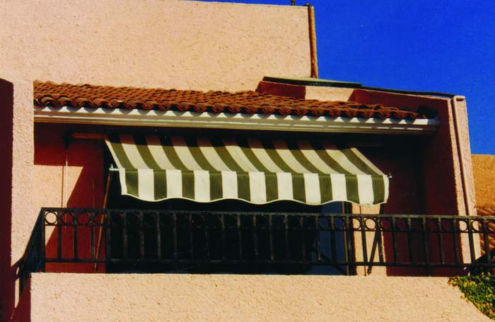 Toldo economy de brazo lateral con lona acrílica